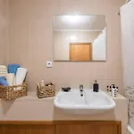 Gaia House - Com Metro A Porta E Centro Historico Perto