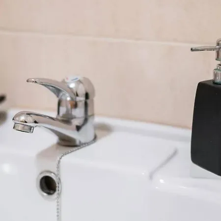 Gaia House - Com Metro A Porta E Centro Historico Perto Apartmán *