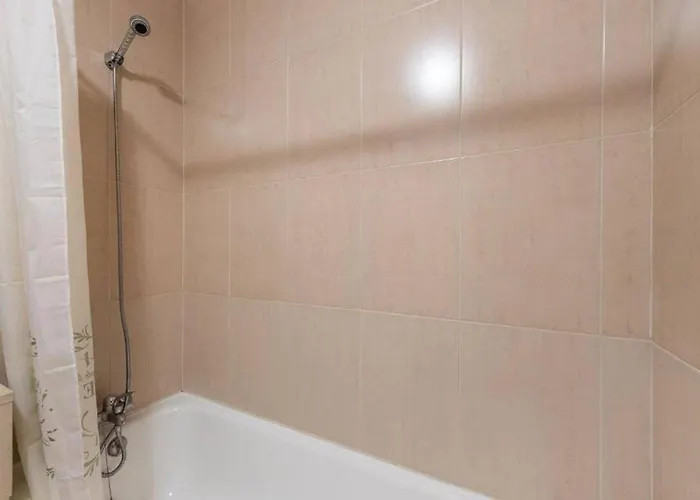 Gaia House - Com Metro A Porta E Centro Historico Perto Apartament